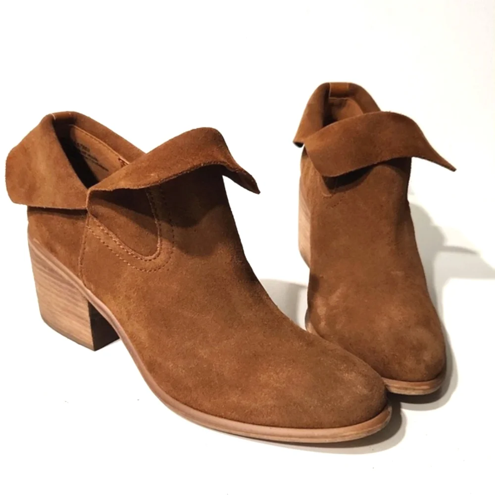 BP Brice Suede Chestnut Notched Fold Over Booties Size 8M